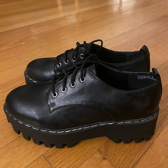 SOLD Bamboo black shoes - Picture 1 of 5